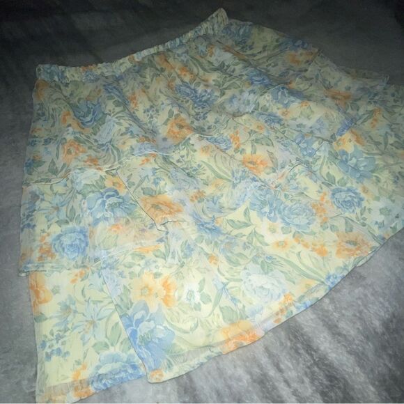 NWTs Lost + Wander Mountain Bloom Tiered Miniskirt Size Medium - Picture 8 of 13